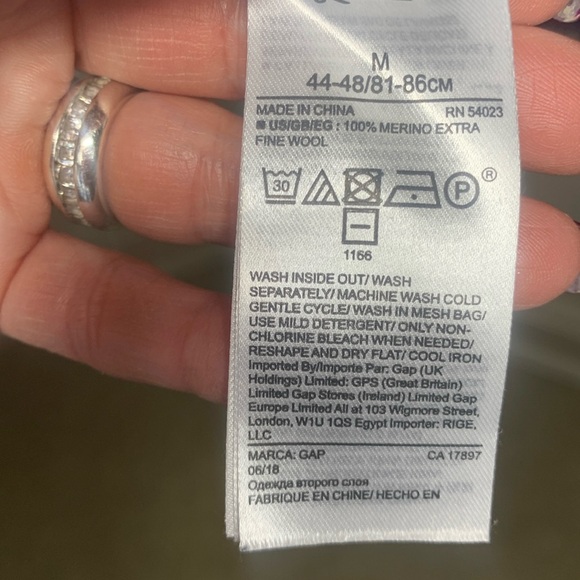 GAP 100% merino wool machine washable navy heather crew lightweight 2018 SZ M - Picture 6 of 9